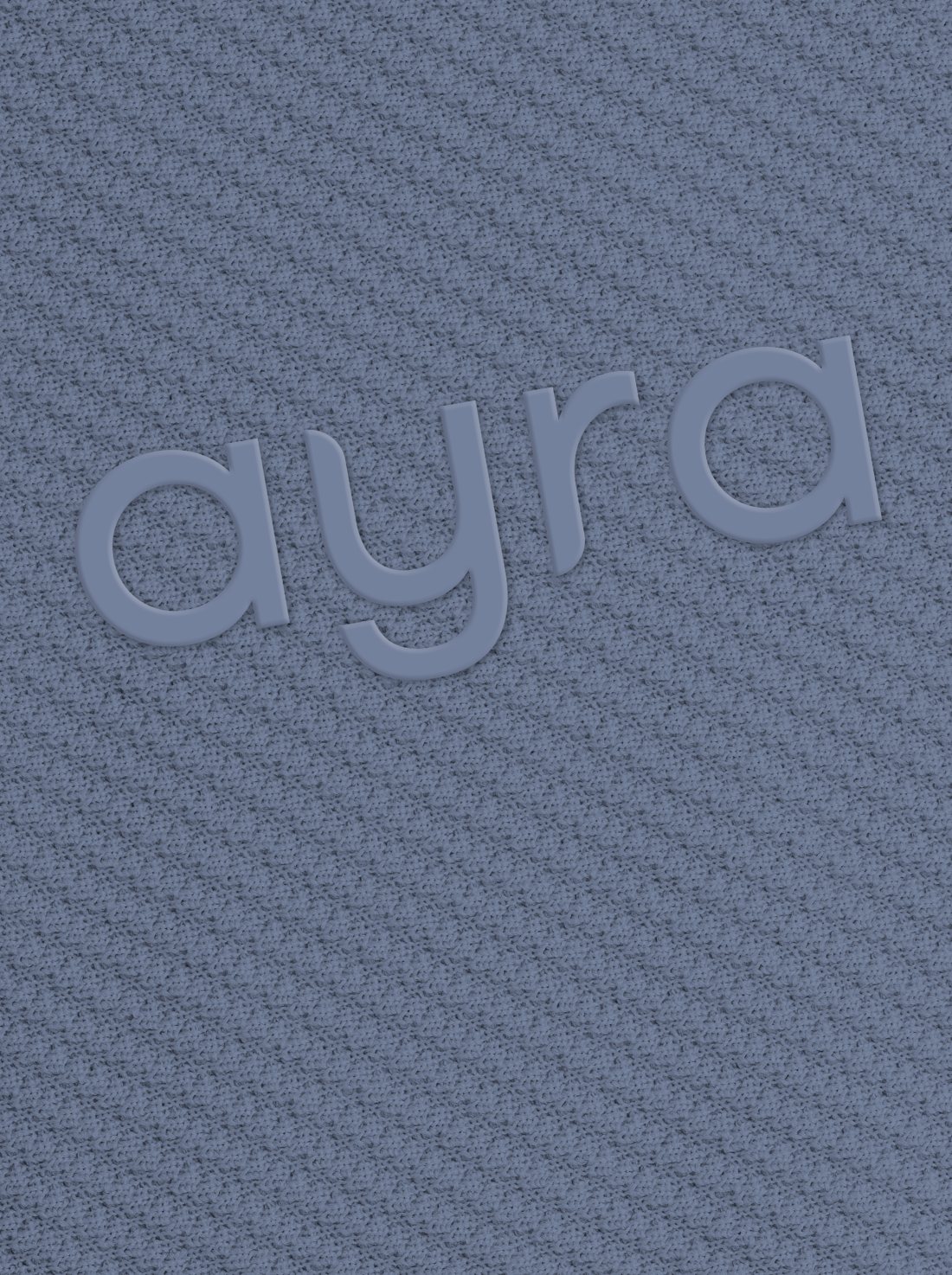 Ayra — logo en relieve sobre tela