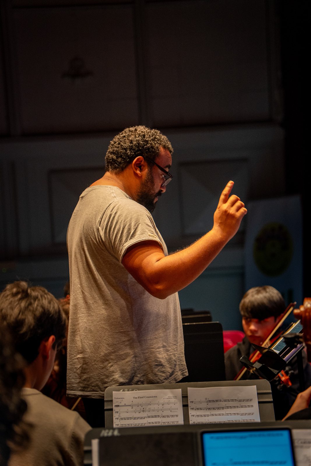Música Que Transforma — dirección