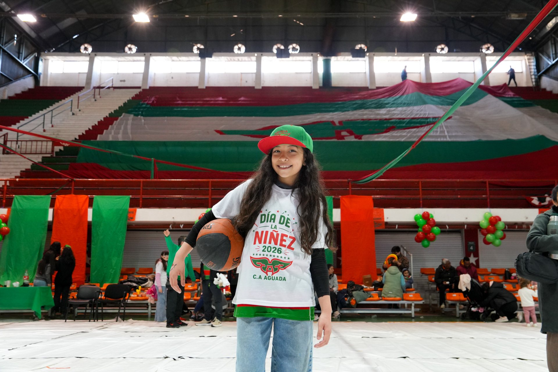 Día de la Niñez en Aguada — nena en la cancha